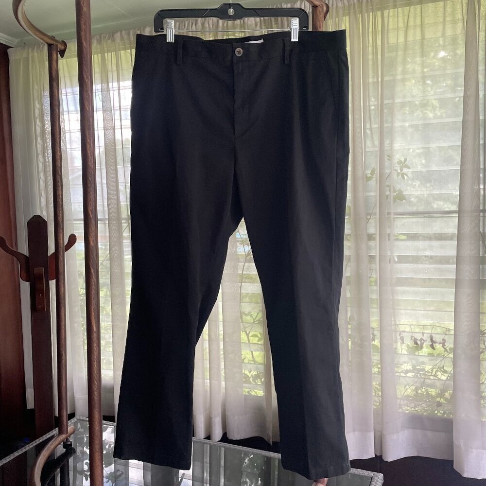 Mens Amazon Essentials Dress Pants Classic Fit Black Size 38 W x 29 L